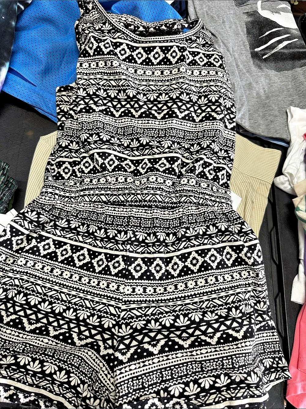 OLD NAVY Women's Geometric romper Size Large